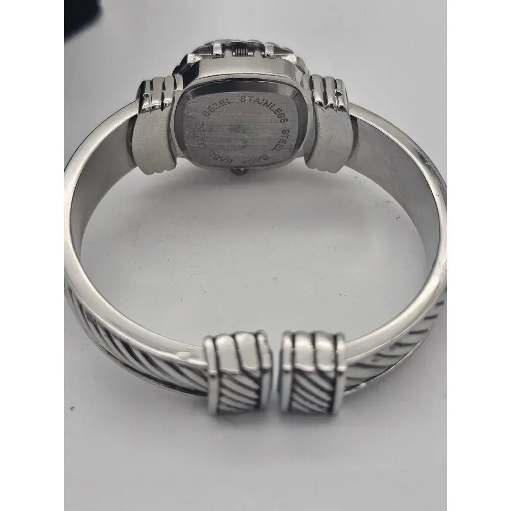 Japan Movement Quartz Watch Silver Tone Bracelet With Blue Accent